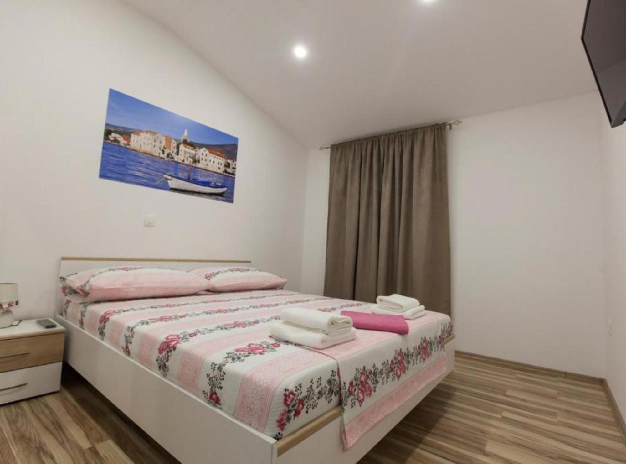 Apartment Dalmatia Kastela Exterior photo