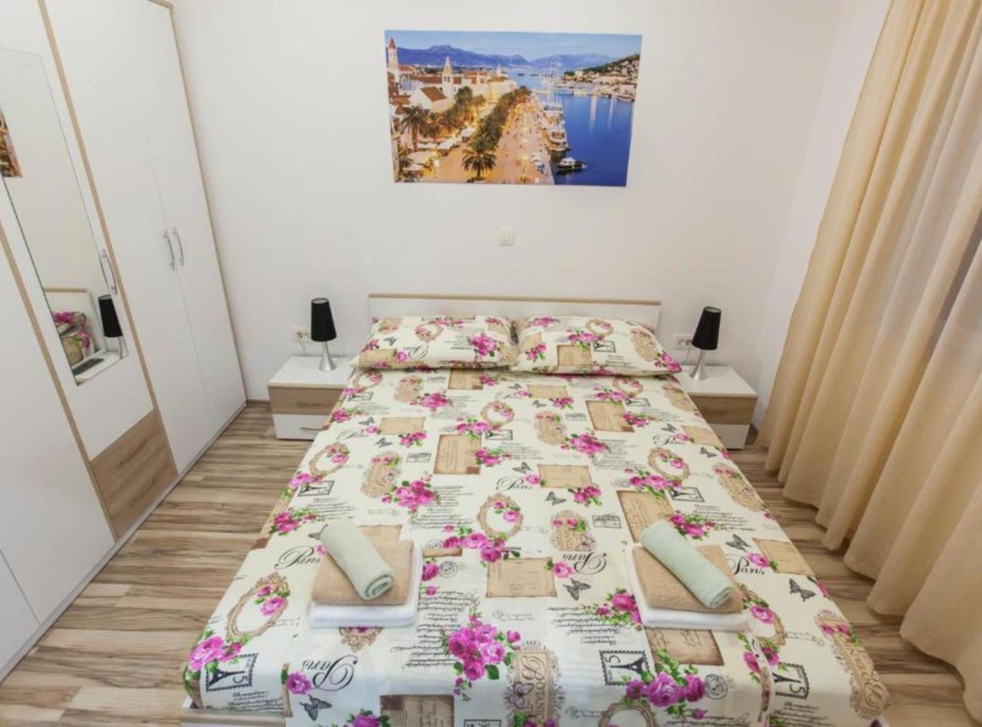 Apartment Dalmatia Kastela Exterior photo