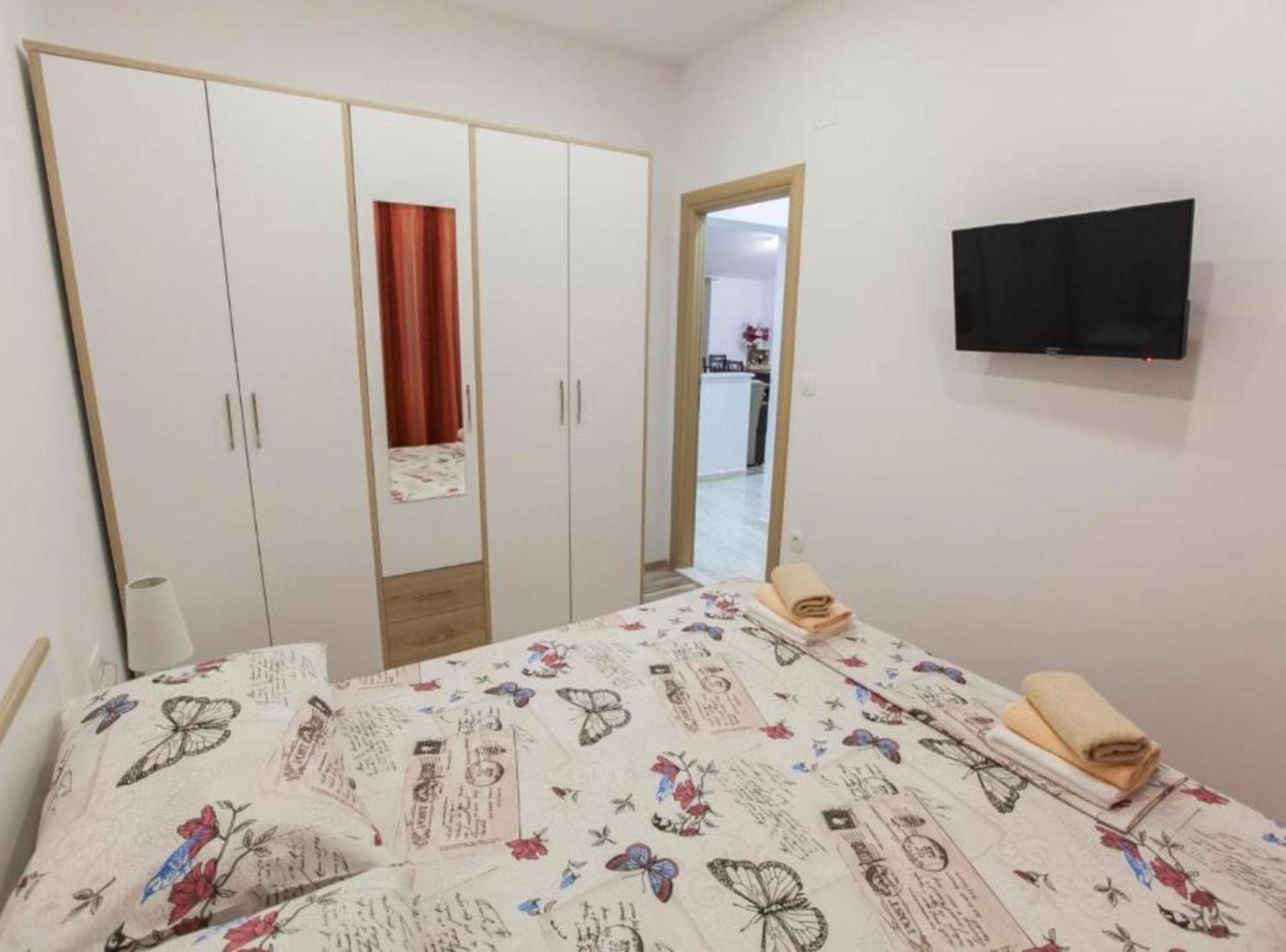 Apartment Dalmatia Kastela Exterior photo