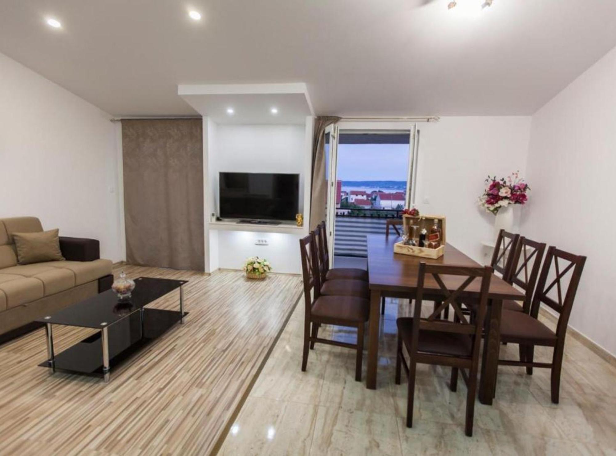 Apartment Dalmatia Kastela Exterior photo
