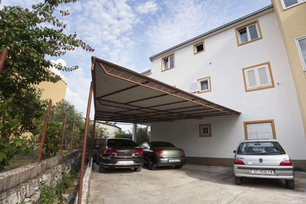 Apartment Dalmatia Kastela Exterior photo