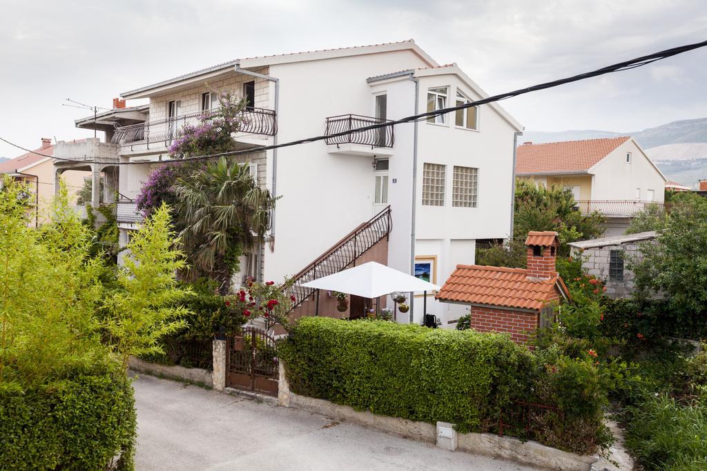 Apartment Dalmatia Kastela Exterior photo