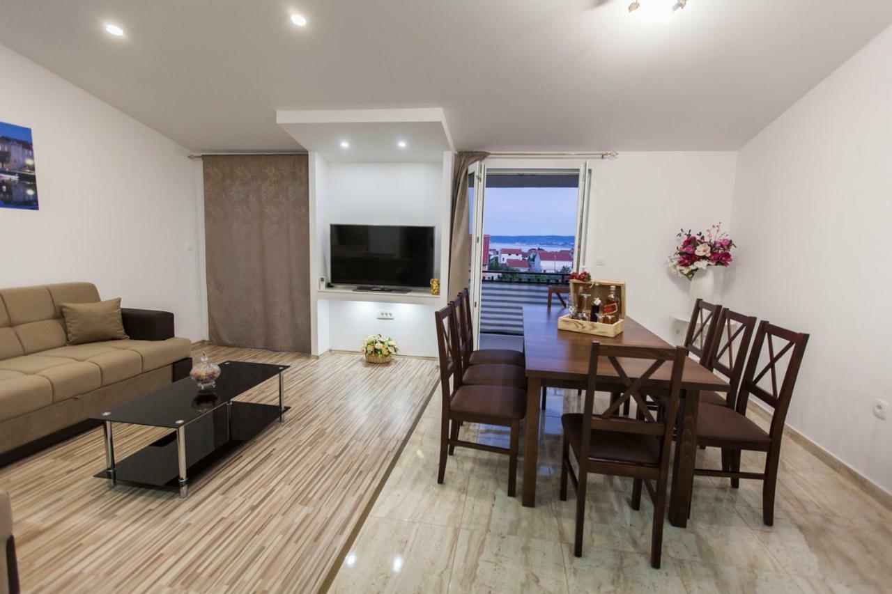 Apartment Dalmatia Kastela Exterior photo