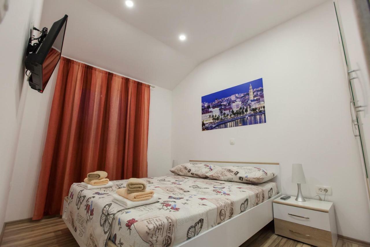 Apartment Dalmatia Kastela Exterior photo